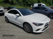 ✅ 2022 Mercedes-Benz CLA 250 • VIN: W1K5J4HB6NN314560 • Lot: 58759195. Wystawiony na Copart z przebiegiem 56 407 mil. Bezpłatny archiwum sprzedaży aukcyjnych z USA i szczegółowy raport historii pojazdu na DreamBid. Zdjęcie 4.