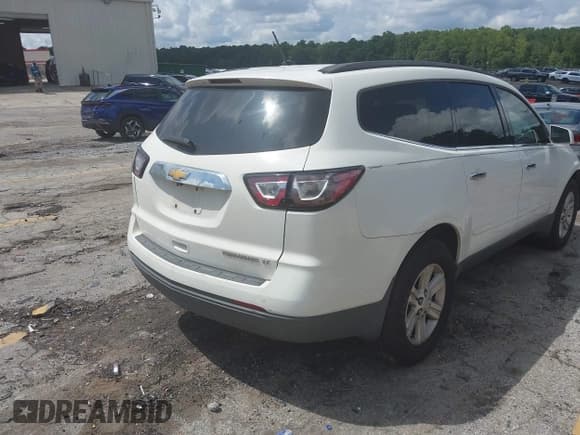 ✅ 2013 Chevrolet Traverse LT • VIN: 1GNKRGKD2DJ164106 • Lot: 42949803. Wystawiony na IAAI z przebiegiem 320 345 mil. Bezpłatny archiwum sprzedaży aukcyjnych z USA i szczegółowy raport historii pojazdu na DreamBid. Zdjęcie 4.