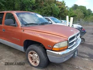 ✅ 2000 Dodge Dakota Sport • VIN: 1B7GL2AZ6YS634945 • Lot: 42335078. Wystawiony na IAAI z przebiegiem 195 618 mil. Bezpłatny archiwum sprzedaży aukcyjnych z USA i szczegółowy raport historii pojazdu na DreamBid. Zdjęcie 6.