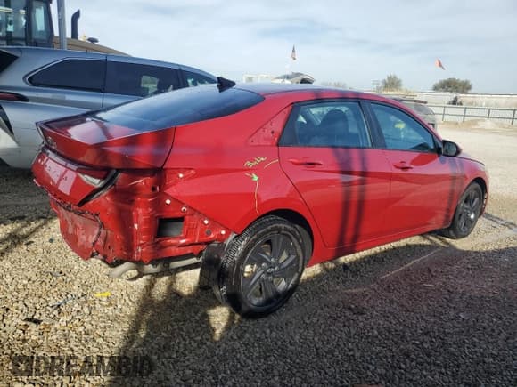 ✅ 2022 Hyundai Elantra SEL • VIN: KMHLM4AG0NU246031 • Lot: 91425255. Listed on Copart with 88,180 mi. Free auction sales archive from the USA and detailed vehicle history report at DreamBid. Image 3.