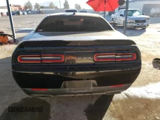 ✅ 2016 Dodge Challenger R/T • VIN: 2C3CDZBTXGH125367 • Lot: 70142722. Wystawiony na Copart z przebiegiem 88 808 mil. Bezpłatny archiwum sprzedaży aukcyjnych z USA i szczegółowy raport historii pojazdu na DreamBid. Zdjęcie 6.