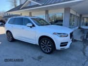 ✅ 2017 Volvo XC90 Momentum • VIN: YV4A22PK4H1126799 • Lot: 47779275. Wystawiony na Copart z przebiegiem 193 815 mil. Bezpłatny archiwum sprzedaży aukcyjnych z USA i szczegółowy raport historii pojazdu na DreamBid. Zdjęcie 1.