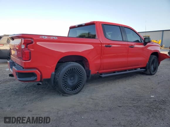 ✅ 2022 Chevrolet Silverado 1500 Custom • VIN: 3GCPYBEK8NG152589 • Lot: 52447375. Wystawiony na Copart z przebiegiem 21 553 mil. Bezpłatny archiwum sprzedaży aukcyjnych z USA i szczegółowy raport historii pojazdu na DreamBid. Zdjęcie 3.