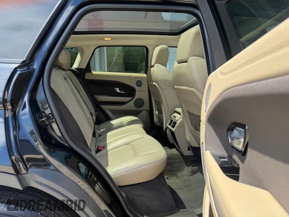 ✅ 2017 Land Rover Range Rover Evoque SE • VIN: SALVP2BG0HH181680 • Лот: 63519145. Опубликован ранее на Copart с пробегом 93 981 миль. Бесплатный доступ к архиву аукционных продаж из США и подробный отчёт об истории автомобиля на DreamBid. Изображение 6.