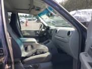 ✅ 2004 Ford Expedition Special Service • VIN: 1FMFU16L04LA40973 • Lot: 42304564. Wystawiony na IAAI z przebiegiem 221 708 mil. Bezpłatny archiwum sprzedaży aukcyjnych z USA i szczegółowy raport historii pojazdu na DreamBid. Zdjęcie 5.