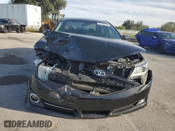 ✅ 2014 Toyota Camry SE • VIN: 4T1BF1FK4EU338129 • Lot: 91799155. Wystawiony na Copart z przebiegiem 173 403 mil. Bezpłatny archiwum sprzedaży aukcyjnych z USA i szczegółowy raport historii pojazdu na DreamBid. Zdjęcie 5.