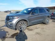 ✅ 2021 Ford Explorer ST • VIN: 1FM5K8GC5MGA31705 • Lot: 41290916. Wystawiony na IAAI z przebiegiem 56 185 mil. Bezpłatny archiwum sprzedaży aukcyjnych z USA i szczegółowy raport historii pojazdu na DreamBid. Zdjęcie 18.