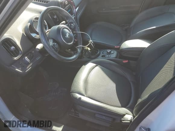 ✅ 2020 MINI Countryman Cooper • VIN: WMZYW3C00L3L10635 • Lot: 89934445. Wystawiony na Copart z przebiegiem 81 687 mil. Bezpłatny archiwum sprzedaży aukcyjnych z USA i szczegółowy raport historii pojazdu na DreamBid. Zdjęcie 7.