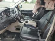 ✅ 2015 Dodge Grand Caravan Crew Plus • VIN: 2C4RDGDG3FR574778 • Lot: 67287425. Wystawiony na Copart z przebiegiem 281 942 mil. Bezpłatny archiwum sprzedaży aukcyjnych z USA i szczegółowy raport historii pojazdu na DreamBid. Zdjęcie 7.