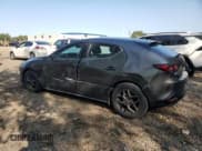 ✅ 2025 Mazda 3 S Preferred • VIN: JM1BPALM8S1764006 • Лот: 71498955. Опубликован ранее на Copart с пробегом 15 720 миль. Бесплатный доступ к архиву аукционных продаж из США и подробный отчёт об истории автомобиля на DreamBid. Изображение 2.