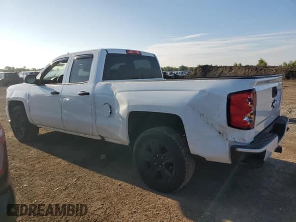 ✅ 2018 Chevrolet Silverado 1500 Custom • VIN: 1GCVKPEC8JZ326234 • Lot: 70922045. Wystawiony na Copart z przebiegiem 95 033 mil. Bezpłatny archiwum sprzedaży aukcyjnych z USA i szczegółowy raport historii pojazdu na DreamBid. Zdjęcie 2.