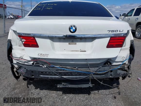 ✅ 2014 BMW 7 Series ALPINA B7 • VIN: WBAYE8C58ED136366 • Lot: 41721814. Wystawiony na IAAI z przebiegiem 142 295 mil. Bezpłatny archiwum sprzedaży aukcyjnych z USA i szczegółowy raport historii pojazdu na DreamBid. Zdjęcie 6.