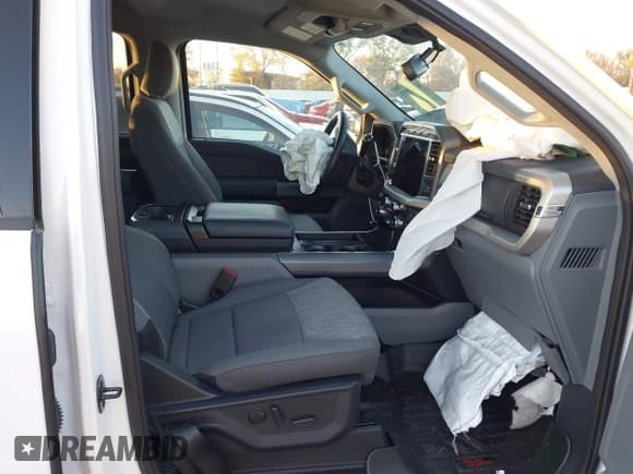 ✅ 2022 Ford F-150 XLT • VIN: 1FTFW1E89NKE63070 • Лот: 43690531. Опубликован ранее на IAAI с пробегом 32 962 миль. Бесплатный доступ к архиву аукционных продаж из США и подробный отчёт об истории автомобиля на DreamBid. Изображение 5.