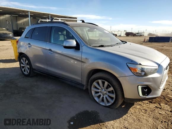 ✅ 2015 Mitsubishi Outlander SE • VIN: 4A4AR4AU0FE003732 • Lot: 90926375. Wystawiony na Copart z przebiegiem 144 889 mil. Bezpłatny archiwum sprzedaży aukcyjnych z USA i szczegółowy raport historii pojazdu na DreamBid. Zdjęcie 4.