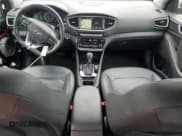 ✅ 2017 Hyundai Ioniq Limited • VIN: KMHC05LC5HU028814 • Lot: 81238015. Wystawiony na Copart z przebiegiem 149 751 mil. Bezpłatny archiwum sprzedaży aukcyjnych z USA i szczegółowy raport historii pojazdu na DreamBid. Zdjęcie 8.