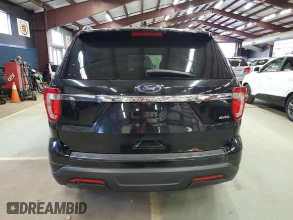 ✅ 2018 Ford Explorer • VIN: 1FM5K8B84JGB25458 • Lot: 89856305. Wystawiony na Copart z przebiegiem 124 521 mil. Bezpłatny archiwum sprzedaży aukcyjnych z USA i szczegółowy raport historii pojazdu na DreamBid. Zdjęcie 6.