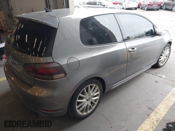 ✅ 2010 Volkswagen Golf GTI • VIN: WVWFD7AJ0AW385976 • Lot: 41647929. Listed on IAAI with 91,761 mi. Free auction sales archive from the USA and detailed vehicle history report at DreamBid. Image 4.