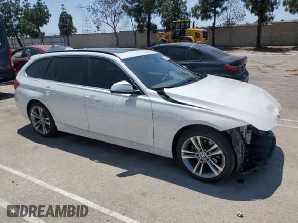 2018 BMW 3 Series 328d xDrive с VIN WBA8J1C51JA019176, выставлен на аукционе Copart как лот 59167845 с пробегом 54 292 миль миль и Списание • Salvage title. История ставок и продаж доступна на DreamBid. Изображение 4.