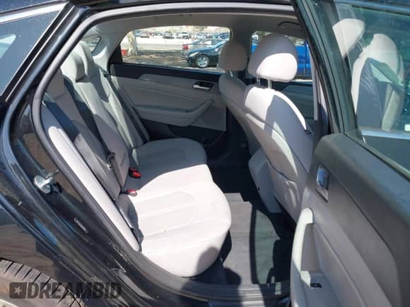 2018 Hyundai Sonata SEL с VIN 5NPE34AF0JH608063, выставлен на аукционе IAAI как лот 43340480 с пробегом 91 170 миль миль и . История ставок и продаж доступна на DreamBid. Изображение 8.