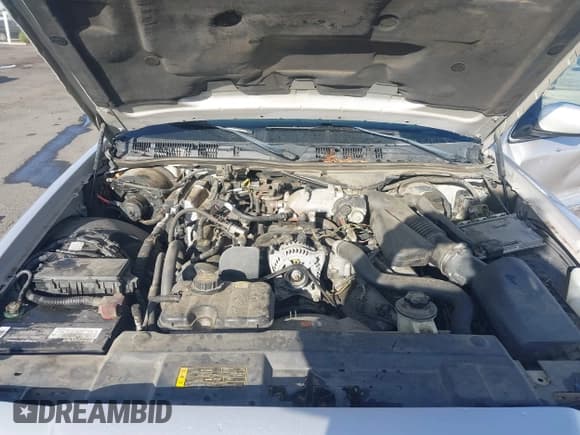 ✅ 2010 Mercury Grand Marquis LS • VIN: 2MEBM7FV1AX609141 • Lot: 43343052. Wystawiony na IAAI z przebiegiem 203 415 mil. Bezpłatny archiwum sprzedaży aukcyjnych z USA i szczegółowy raport historii pojazdu na DreamBid. Zdjęcie 10.