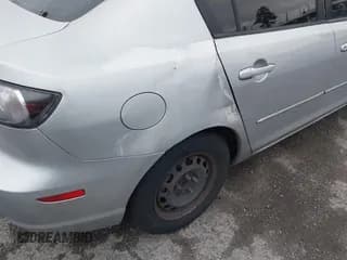 ✅ 2008 Mazda 3 i Touring Value • VIN: JM1BK32GX81802074 • Lot: 43629111. Wystawiony na IAAI z przebiegiem 320 399 mil. Bezpłatny archiwum sprzedaży aukcyjnych z USA i szczegółowy raport historii pojazdu na DreamBid. Zdjęcie 6.