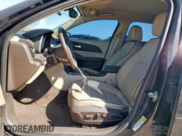 2015 Chevrolet Malibu LT z VIN 1G11D5SL2FF188497, wystawiony jako Copart lot #81612525 z przebiegiem 162 637 mil mil oraz Szkoda całkowita • Salvage title. Historia ofert i sprzedaży dostępna na DreamBid. Obrazek 7.