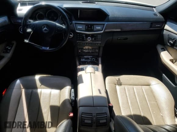 ✅ 2011 Mercedes-Benz E 550 Luxury • VIN: WDDHF9AB2BA460673 • Lot: 55381065. Listed on Copart with 186,665 mi. Free auction sales archive from the USA and detailed vehicle history report at DreamBid. Image 8.