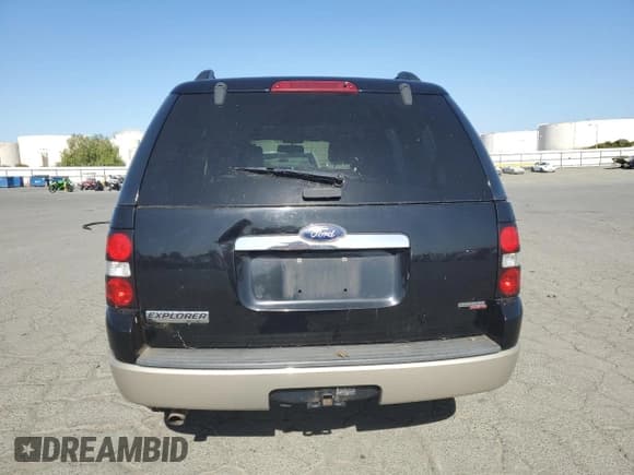 ✅ 2006 Ford Explorer Eddie Bauer • VIN: 1FMEU74E06UB68338 • Lot: 60930235. Wystawiony na Copart z przebiegiem 174 529 mil. Bezpłatny archiwum sprzedaży aukcyjnych z USA i szczegółowy raport historii pojazdu na DreamBid. Zdjęcie 6.