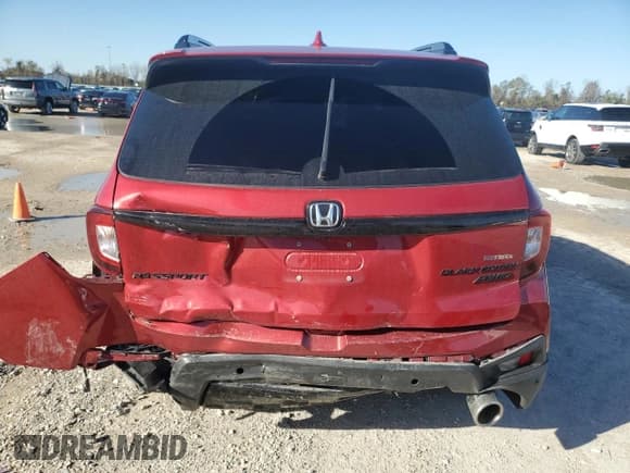 ✅ 2024 Honda Passport Black Edition • VIN: 5FNYF8H8XRB001214 • Lot: 87203914. Wystawiony na Copart z przebiegiem 23 124 mil. Bezpłatny archiwum sprzedaży aukcyjnych z USA i szczegółowy raport historii pojazdu na DreamBid. Zdjęcie 6.