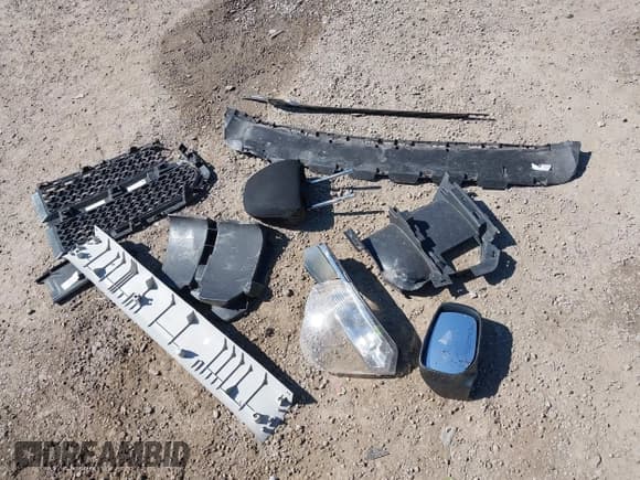 ✅ 2023 Subaru Ascent Premium • VIN: 4S4WMAED5P3431373 • Lot: 43372656. Wystawiony na IAAI z przebiegiem 39 557 mil. Bezpłatny archiwum sprzedaży aukcyjnych z USA i szczegółowy raport historii pojazdu na DreamBid. Zdjęcie 12.