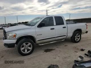 2008 Dodge 1500 SLT z VIN 1D7HU18N78S514091, wystawiony jako Copart lot #82509925 z przebiegiem 241 822 mil mil oraz Czysty tytuł • Clean title. Historia ofert i sprzedaży dostępna na DreamBid. Obrazek 1.