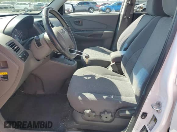 2008 Hyundai Tucson GLS z VIN KM8JM12B98U815228, wystawiony jako Copart lot #73190674 z przebiegiem 223 245 mil mil oraz Szkoda całkowita • Salvage title. Historia ofert i sprzedaży dostępna na DreamBid. Obrazek 7.