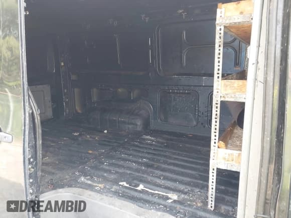 ✅ 2019 Nissan NV Cargo S • VIN: 1N6BF0KM4KN809737 • Lot: 42389856. Wystawiony na IAAI z przebiegiem 103 953 mil. Bezpłatny archiwum sprzedaży aukcyjnych z USA i szczegółowy raport historii pojazdu na DreamBid. Zdjęcie 8.