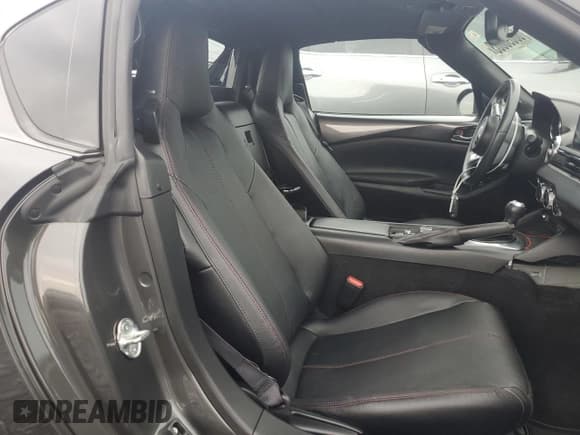 ✅ 2017 Mazda MX-5 Miata Grand Touring • VIN: JM1NDAM73H0105540 • Lot: 66696863. Wystawiony na Copart z przebiegiem 33 997 mil. Bezpłatny archiwum sprzedaży aukcyjnych z USA i szczegółowy raport historii pojazdu na DreamBid. Zdjęcie 10.