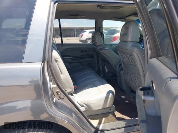 ✅ 2004 Honda Pilot EX • VIN: 2HKYF18764H520883 • Lot: 42379361. Listed on IAAI with 321,962 mi. Free auction sales archive from the USA and detailed vehicle history report at DreamBid. Image 8.