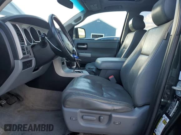 ✅ 2008 Toyota Sequoia Limited • VIN: 5TDBY68A28S013181 • Lot: 90804645. Wystawiony na Copart z przebiegiem 292 164 mil. Bezpłatny archiwum sprzedaży aukcyjnych z USA i szczegółowy raport historii pojazdu na DreamBid. Zdjęcie 7.