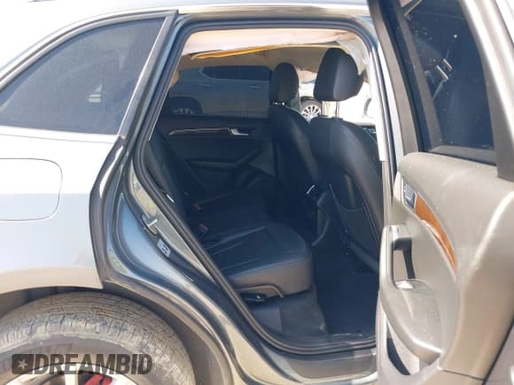 ✅ 2012 Audi Q5 Premium • VIN: WA1CFAFP7CA107125 • Lot: 41994340. Listed on IAAI with 120,575 mi. Free auction sales archive from the USA and detailed vehicle history report at DreamBid. Image 8.