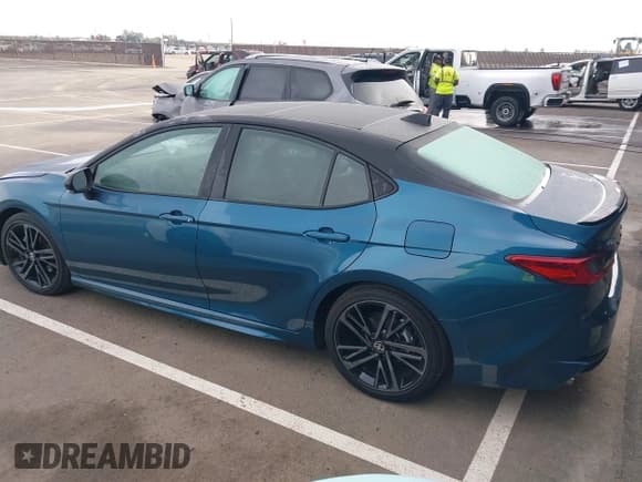 ✅ 2025 Toyota Camry SE • VIN: 4T1DAACK7SU168212 • Lot: 43653748. Wystawiony na IAAI z przebiegiem 7 672 mil. Bezpłatny archiwum sprzedaży aukcyjnych z USA i szczegółowy raport historii pojazdu na DreamBid. Zdjęcie 14.