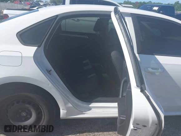 ✅ 2014 Volkswagen Passat S • VIN: 1VWAS7A36EC034754 • Lot: 42685269. Listed on IAAI with 80,292 mi. Free auction sales archive from the USA and detailed vehicle history report at DreamBid. Image 8.