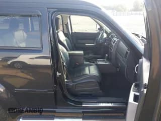 ✅ 2009 Dodge Nitro R/T • VIN: 1D8GU58X39W505690 • Lot: 43607277. Listed on IAAI with 132,839 mi. Free auction sales archive from the USA and detailed vehicle history report at DreamBid. Image 5.