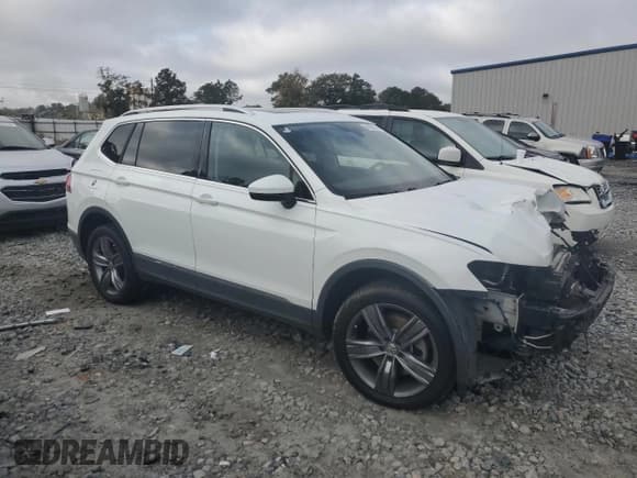 ✅ 2020 Volkswagen Tiguan SE • VIN: 3VV2B7AXXLM006429 • Lot: 90923525. Wystawiony na Copart z przebiegiem 66 300 mil. Bezpłatny archiwum sprzedaży aukcyjnych z USA i szczegółowy raport historii pojazdu na DreamBid. Zdjęcie 4.