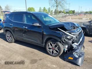 ✅ 2023 Kia Seltos SX • VIN: KNDETCA23P7356376 • Lot: 42232631. Wystawiony na IAAI z przebiegiem 31 354 mil. Bezpłatny archiwum sprzedaży aukcyjnych z USA i szczegółowy raport historii pojazdu na DreamBid. Zdjęcie 1.