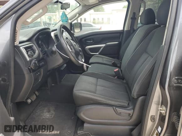 ✅ 2017 Nissan Titan SV • VIN: 1N6AA1EJ3HN543508 • Lot: 60739735. Listed on Copart with 170,165 mi. Free auction sales archive from the USA and detailed vehicle history report at DreamBid. Image 7.