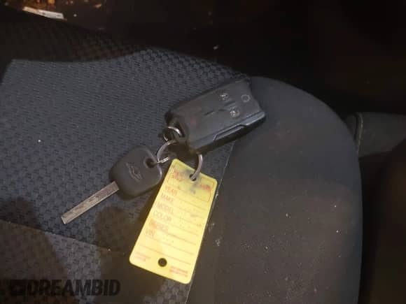 2018 Chevrolet Silverado 1500 LT z VIN 1GCVKREC6JZ298381, wystawiony jako IAAI lot #43383942 z przebiegiem 101 454 mil mil oraz . Historia ofert i sprzedaży dostępna na DreamBid. Obrazek 11.