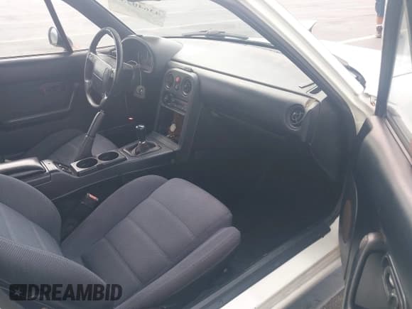 ✅ 1992 Mazda MX-5 Miata • VIN: JM1NA3517N0326729 • Лот: 43640237. Опубликован ранее на IAAI с пробегом 147 363 миль. Бесплатный доступ к архиву аукционных продаж из США и подробный отчёт об истории автомобиля на DreamBid. Изображение 5.