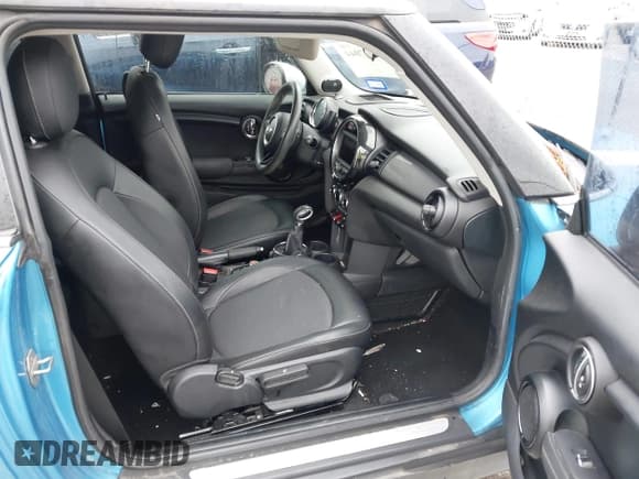 ✅ 2015 MINI Hardtop • VIN: WMWXM5C59F3A59952 • Лот: 41917044. Опубликован ранее на IAAI с пробегом 132 236 миль. Бесплатный доступ к архиву аукционных продаж из США и подробный отчёт об истории автомобиля на DreamBid. Изображение 5.