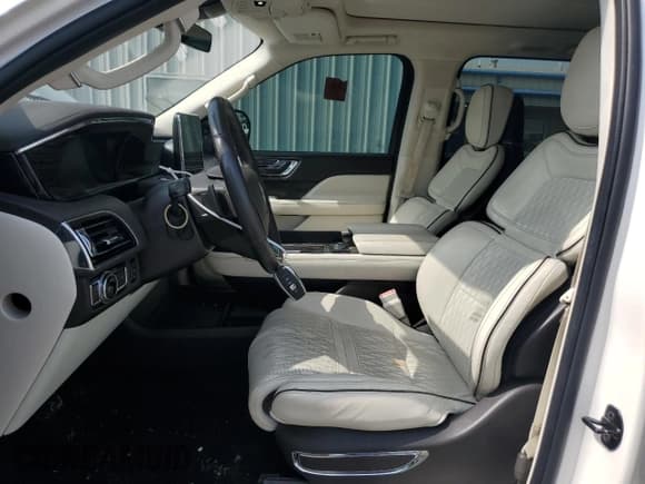 ✅ 2019 Lincoln Navigator Black Label • VIN: 5LMJJ3TT1KEL14540 • Lot: 64063194. Listed on Copart with 35,109 mi. Free auction sales archive from the USA and detailed vehicle history report at DreamBid. Image 7.