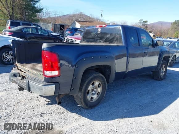 ✅ 2011 GMC Sierra 1500 SLE • VIN: 1GTR2VE35BZ209329 • Лот: 43670239. Опубликован ранее на IAAI с пробегом 191 958 миль. Бесплатный доступ к архиву аукционных продаж из США и подробный отчёт об истории автомобиля на DreamBid. Изображение 4.