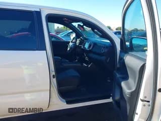 ✅ 2021 Toyota Tacoma TRD Off Road • VIN: 3TMCZ5AN8MM409800 • Lot: 43807201. Wystawiony na IAAI z przebiegiem 27 798 mil. Bezpłatny archiwum sprzedaży aukcyjnych z USA i szczegółowy raport historii pojazdu na DreamBid. Zdjęcie 5.