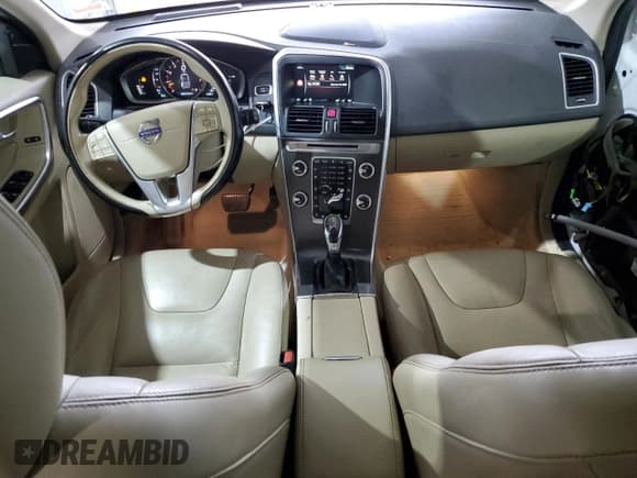 ✅ 2016 Volvo XC60 T6 Platinum • VIN: YV4902RM2G2779907 • Lot: 83826345. Wystawiony na Copart z przebiegiem 187 380 mil. Bezpłatny archiwum sprzedaży aukcyjnych z USA i szczegółowy raport historii pojazdu na DreamBid. Zdjęcie 8.